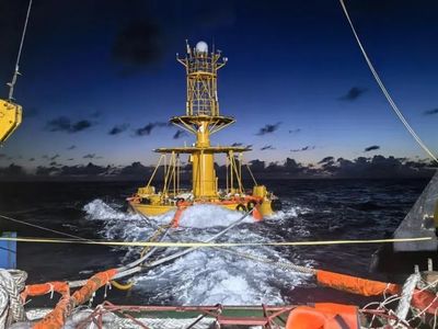 深?！盎垩邸逼评藖怼颐匚覈黄?500米深海觀測的浮標系統